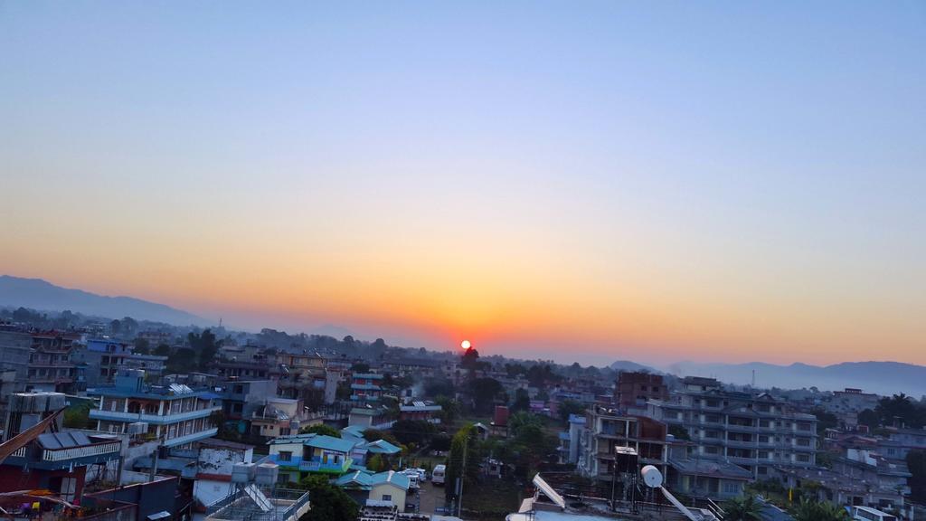 Hotel Grand Holiday Pokhara Esterno foto