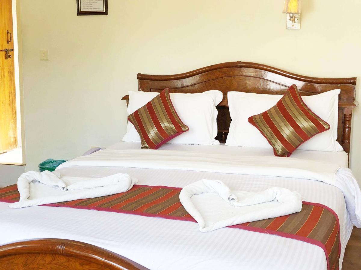 Hotel Grand Holiday Pokhara Esterno foto