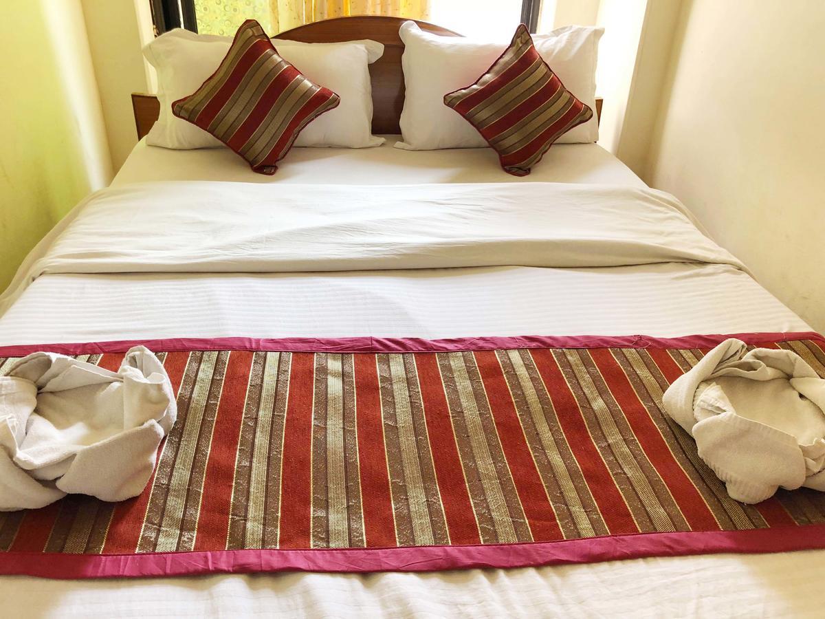 Hotel Grand Holiday Pokhara Esterno foto