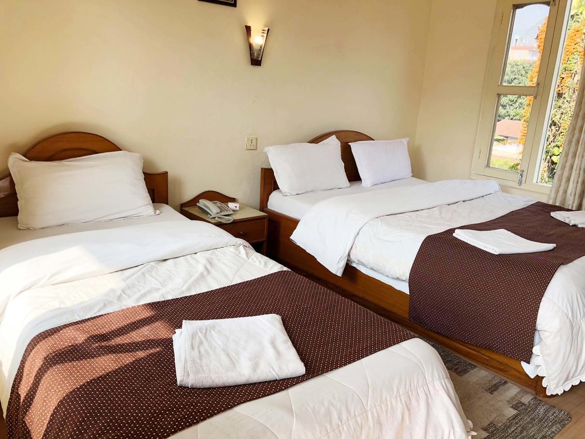Hotel Grand Holiday Pokhara Esterno foto