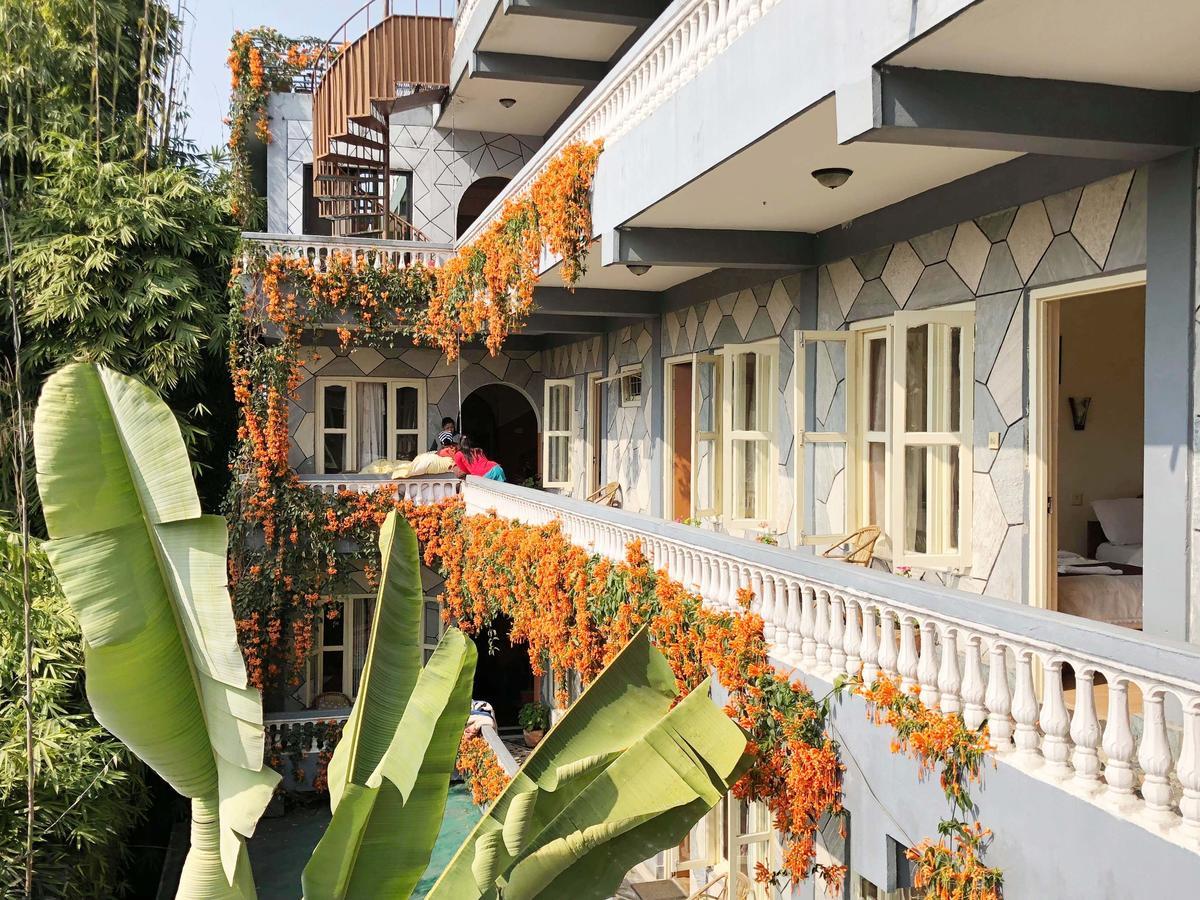 Hotel Grand Holiday Pokhara Esterno foto