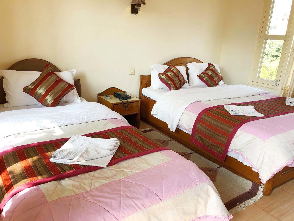 Hotel Grand Holiday Pokhara Esterno foto