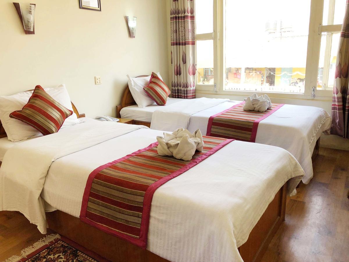 Hotel Grand Holiday Pokhara Esterno foto