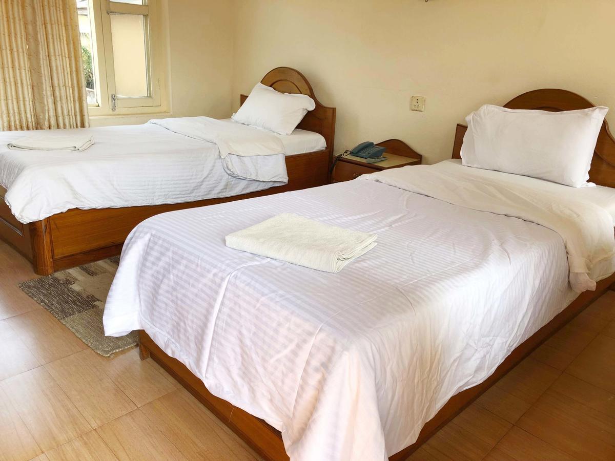 Hotel Grand Holiday Pokhara Esterno foto