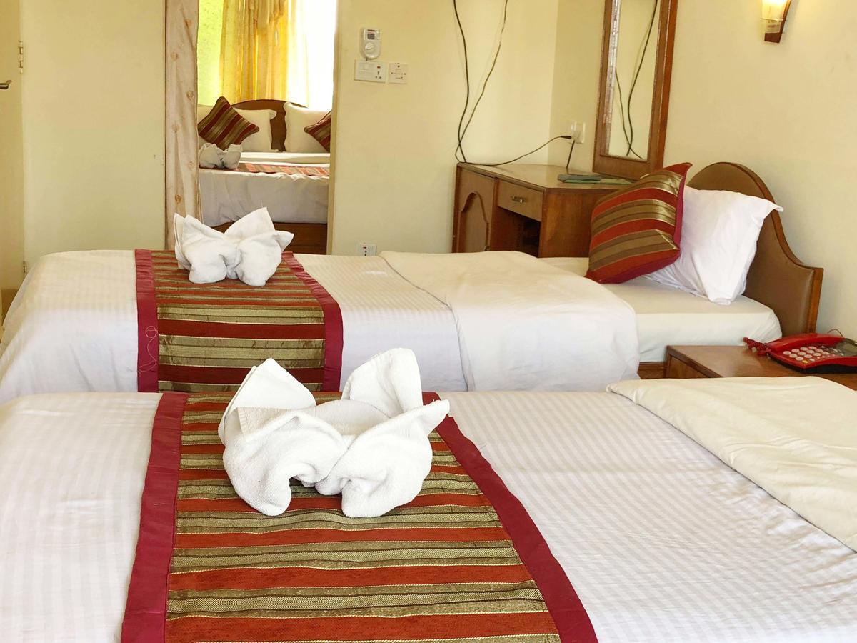 Hotel Grand Holiday Pokhara Esterno foto