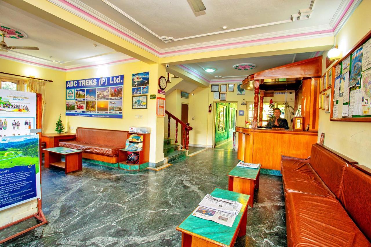 Hotel Grand Holiday Pokhara Esterno foto
