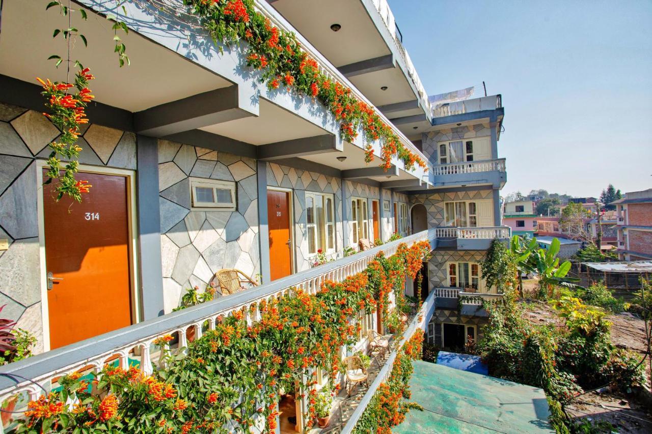 Hotel Grand Holiday Pokhara Esterno foto