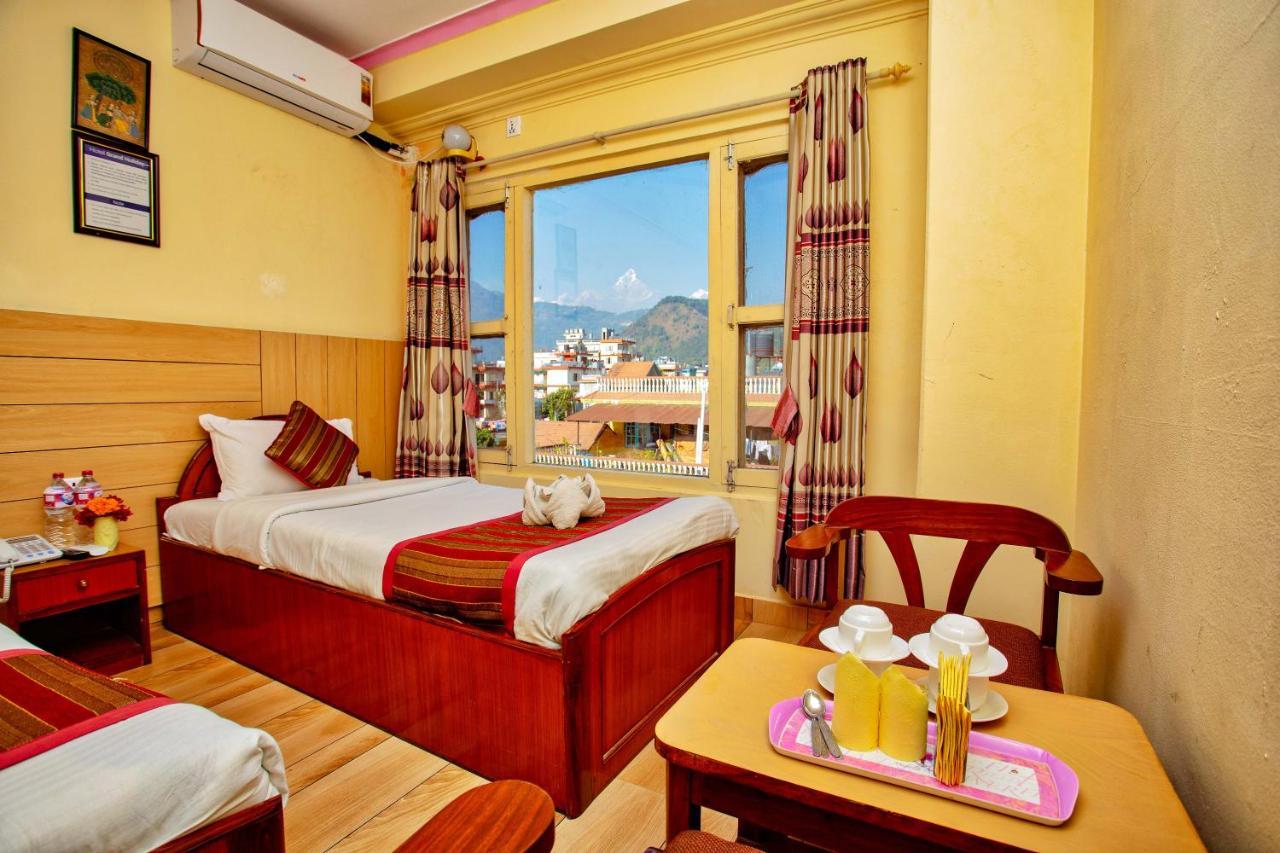 Hotel Grand Holiday Pokhara Esterno foto