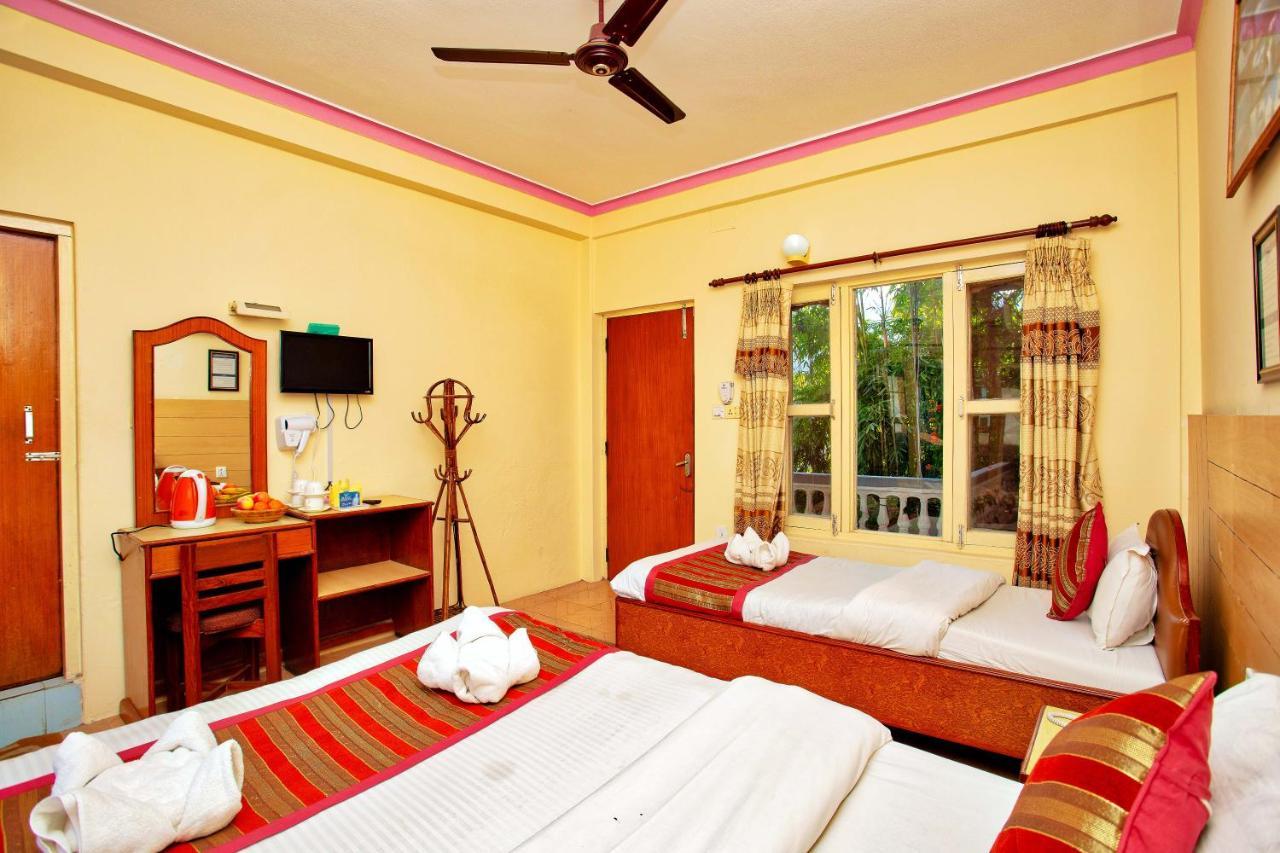 Hotel Grand Holiday Pokhara Esterno foto