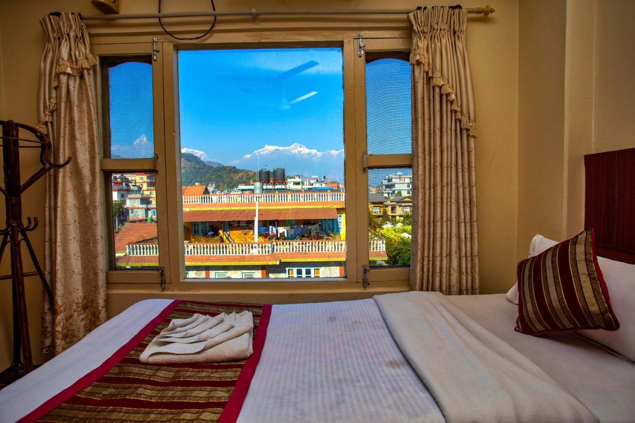 Hotel Grand Holiday Pokhara Esterno foto