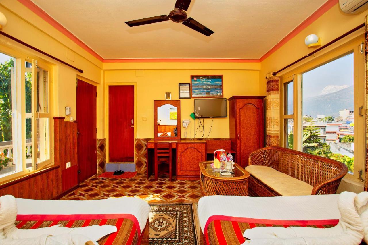 Hotel Grand Holiday Pokhara Esterno foto