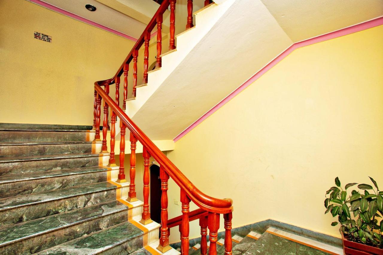 Hotel Grand Holiday Pokhara Esterno foto