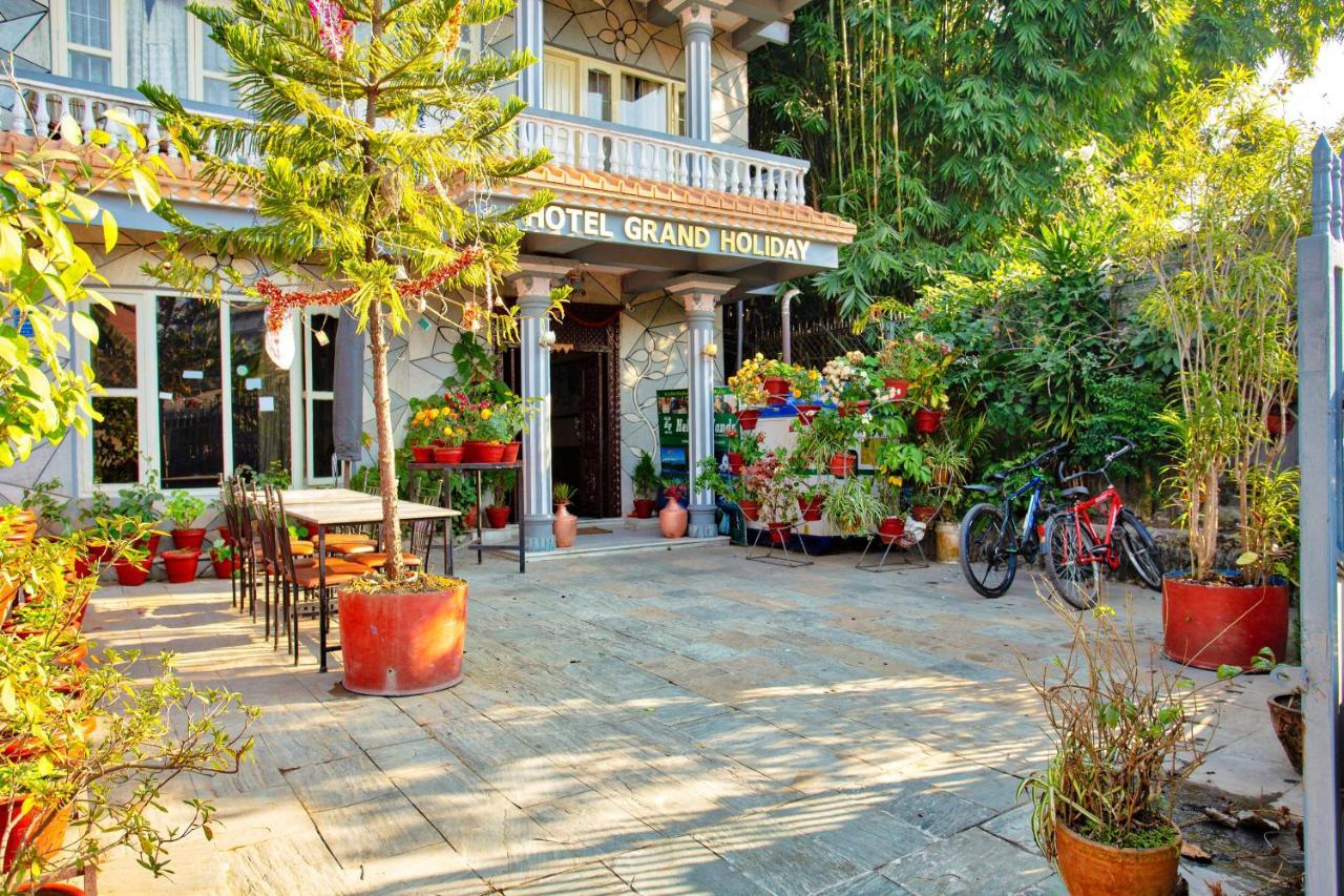 Hotel Grand Holiday Pokhara Esterno foto