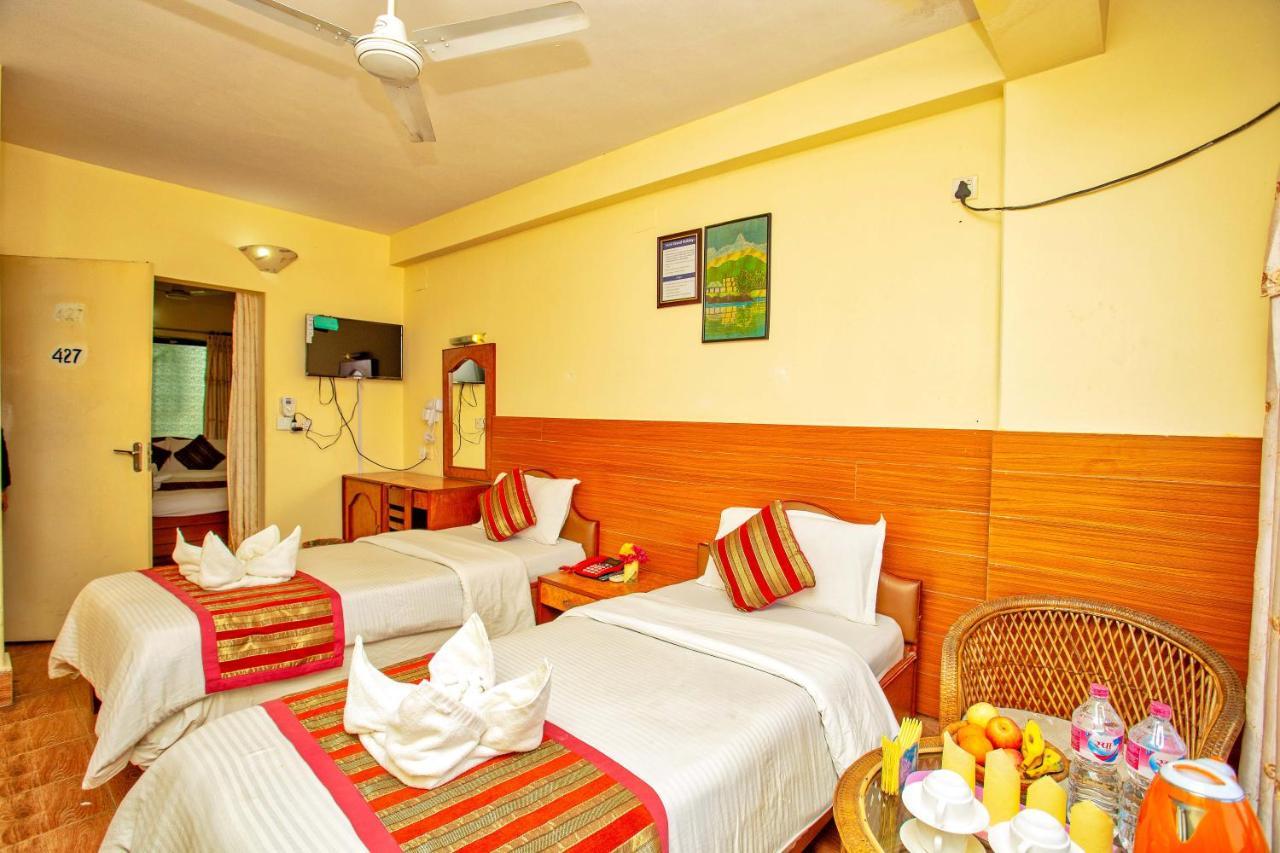 Hotel Grand Holiday Pokhara Esterno foto