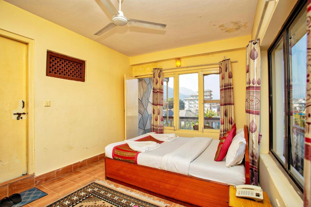 Hotel Grand Holiday Pokhara Esterno foto