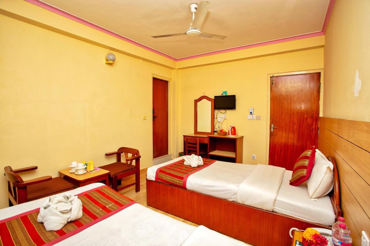 Hotel Grand Holiday Pokhara Esterno foto
