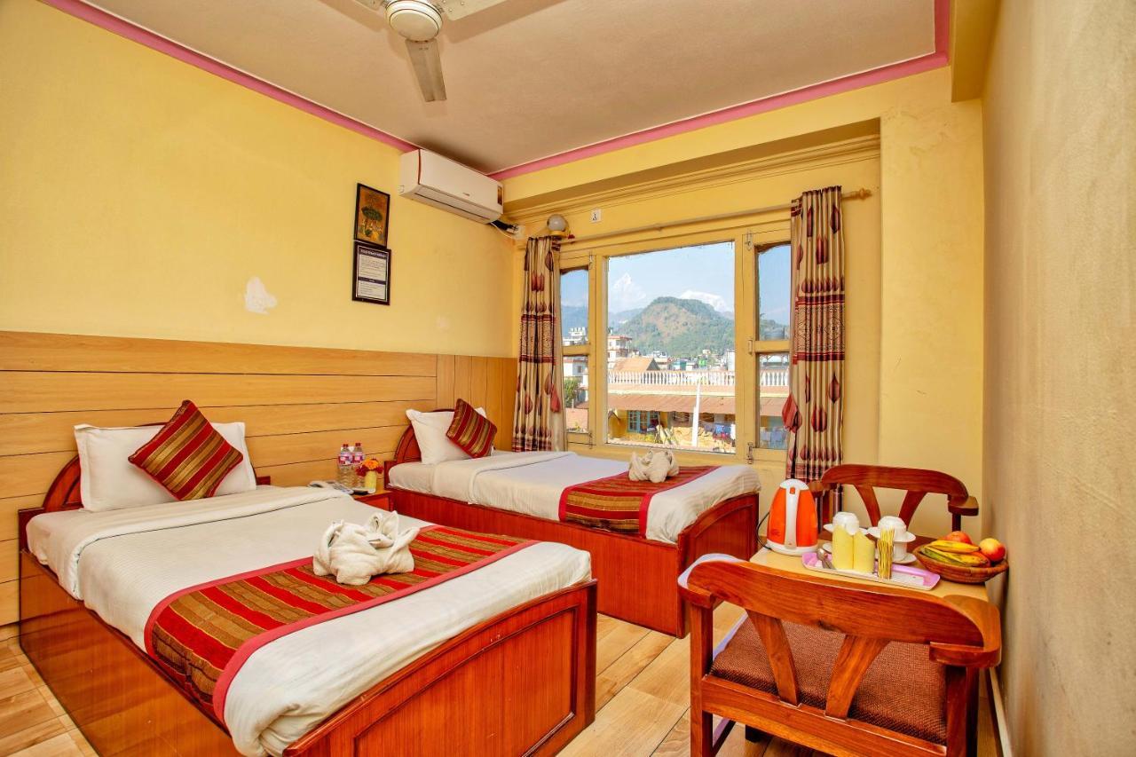 Hotel Grand Holiday Pokhara Esterno foto