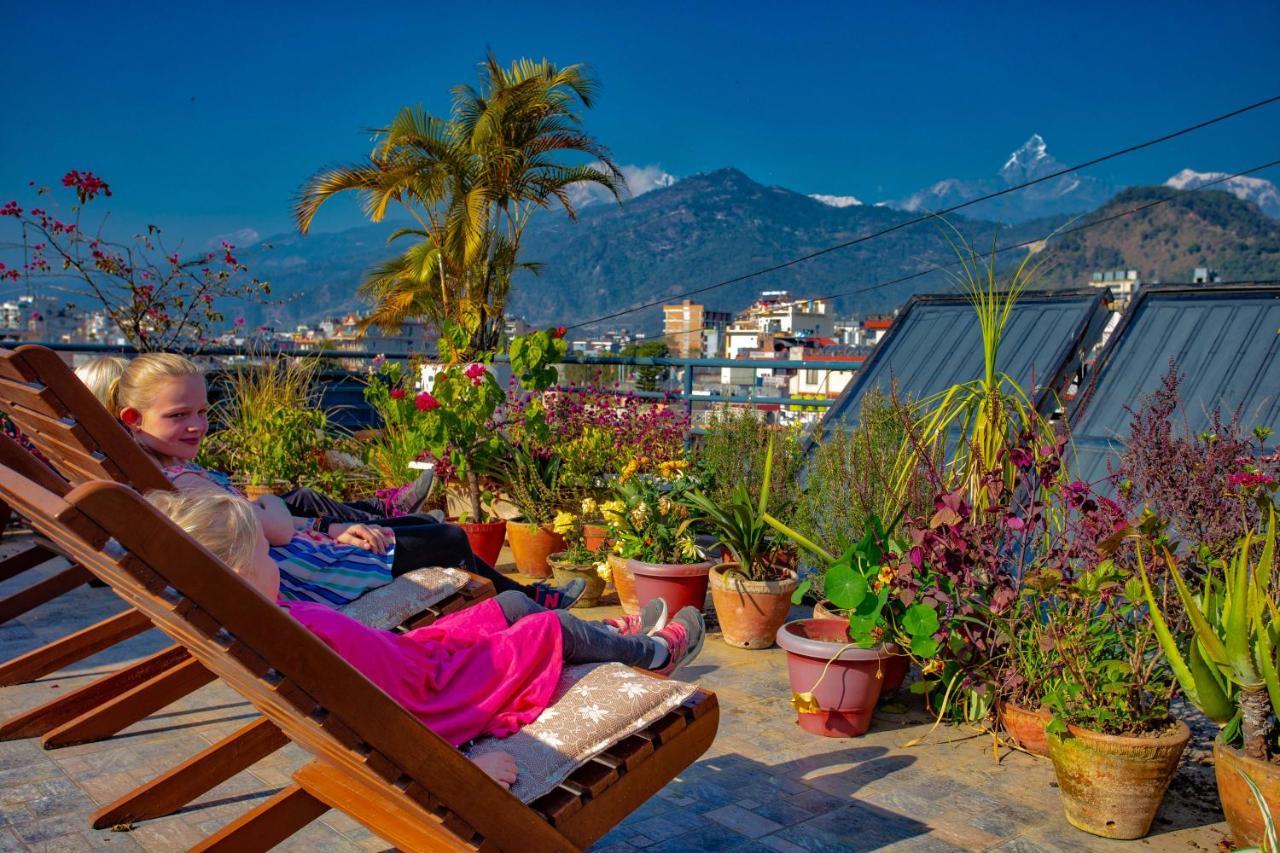 Hotel Grand Holiday Pokhara Esterno foto