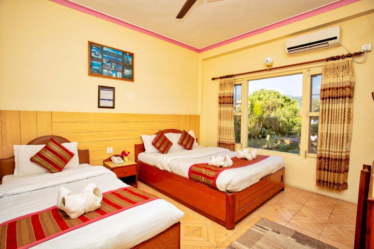 Hotel Grand Holiday Pokhara Esterno foto