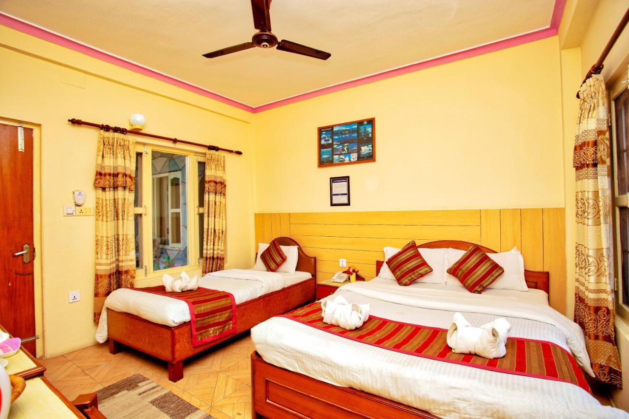 Hotel Grand Holiday Pokhara Esterno foto
